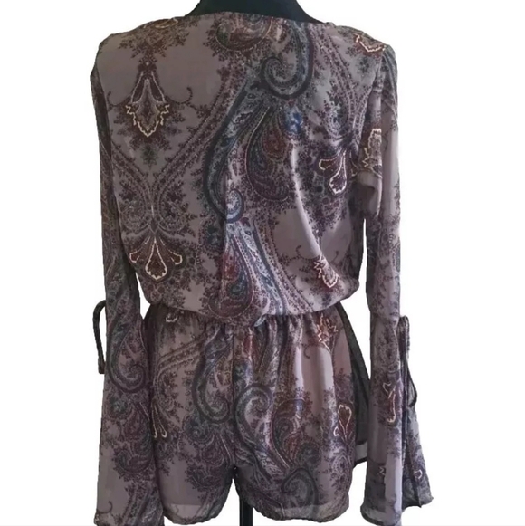 Audrey 3+1 Paisley Purple Grey Romper Size Small NWT Boho Jumpsuit B22#5 - Picture 3 of 12
